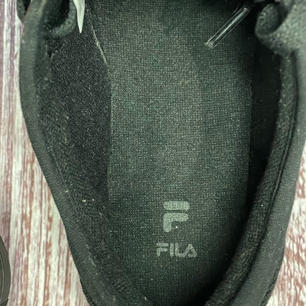 Black Canvas Fila Sneakers Men’s Size 7 - Picture 8 of 12